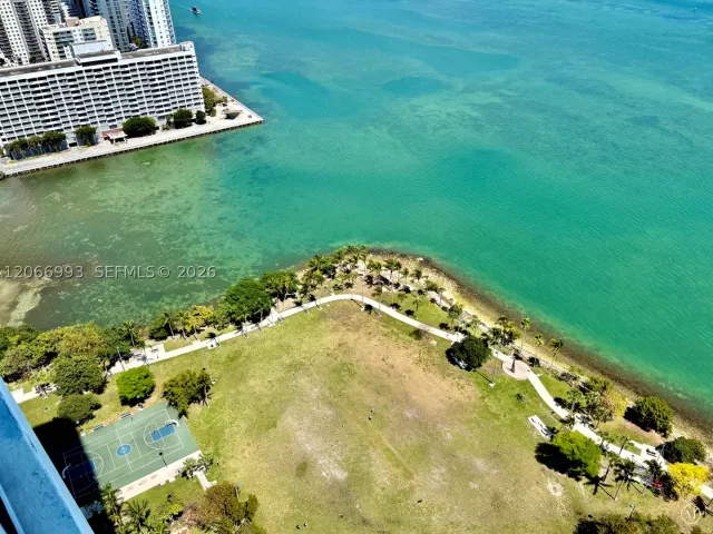 2-bedroom condo for rent in Miami - 1800 N Bayshore Dr 4209 - MondialRealty