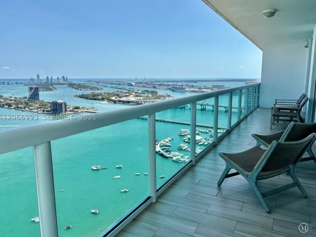 2-bedroom condo for rent in Miami - 1800 N Bayshore Dr 4209 - MondialRealty