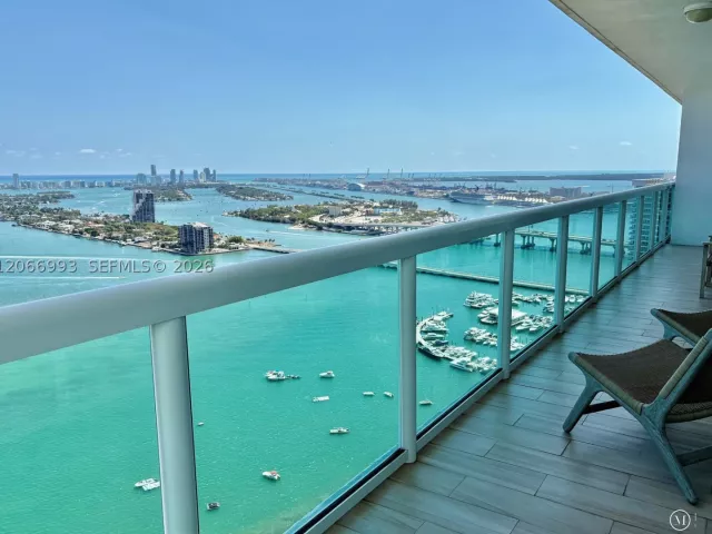 2-bedroom condo for rent in Miami - 1800 N Bayshore Dr 4209 - MondialRealty