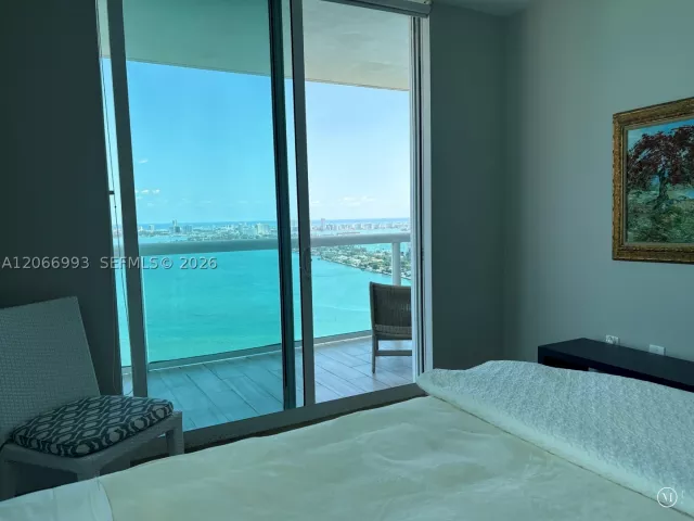 2-bedroom condo for rent in Miami - 1800 N Bayshore Dr 4209 - MondialRealty