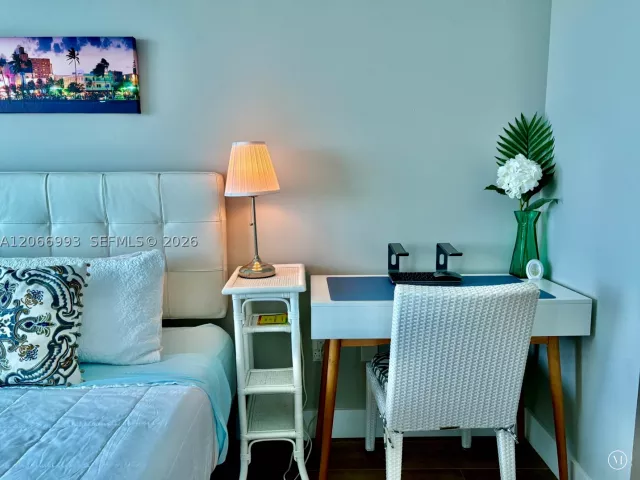 2-bedroom condo for rent in Miami - 1800 N Bayshore Dr 4209 - MondialRealty