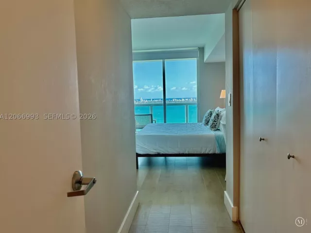 2-bedroom condo for rent in Miami - 1800 N Bayshore Dr 4209 - MondialRealty