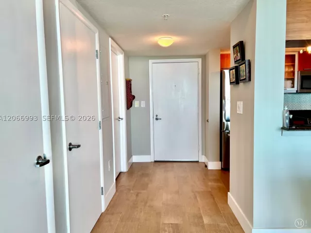 2-bedroom condo for rent in Miami - 1800 N Bayshore Dr 4209 - MondialRealty