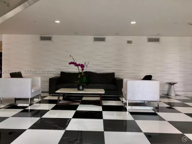 2-bedroom condo for rent in Miami - 1800 N Bayshore Dr 4209 - MondialRealty