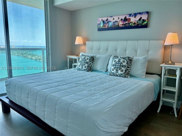 2-bedroom condo for rent in Miami - 1800 N Bayshore Dr 4209 - MondialRealty