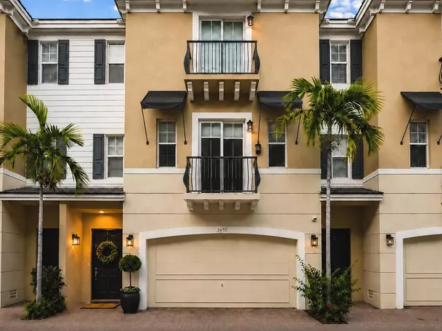 3-bedroom home for rent in Boca Raton - 3655 NW 5th Terrace - MondialRealty