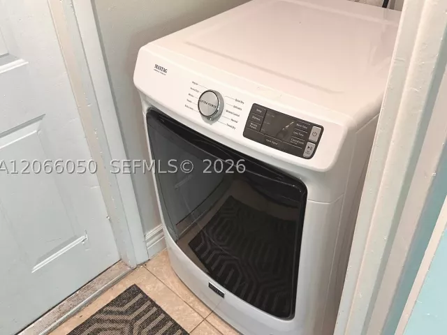 4-bedroom home for rent in Cooper City - 11907 Jennifer Way 1 - MondialRealty