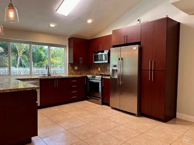 4-bedroom home for rent in Cooper City - 11907 Jennifer Way 1 - MondialRealty