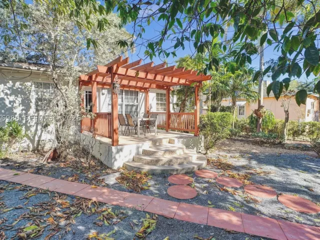 3-bedroom home for sale in Miami - 130 NE 49th St - MondialRealty