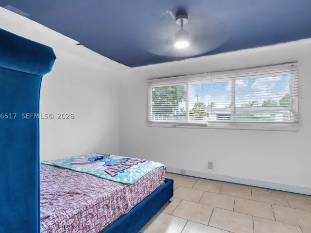 4-bedroom home for sale in Pompano Beach - 2721 NE 8th Ave - MondialRealty