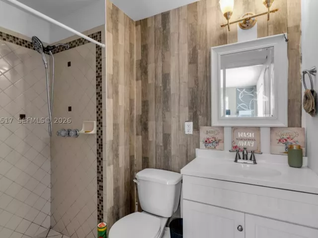 4-bedroom home for sale in Pompano Beach - 2721 NE 8th Ave - MondialRealty