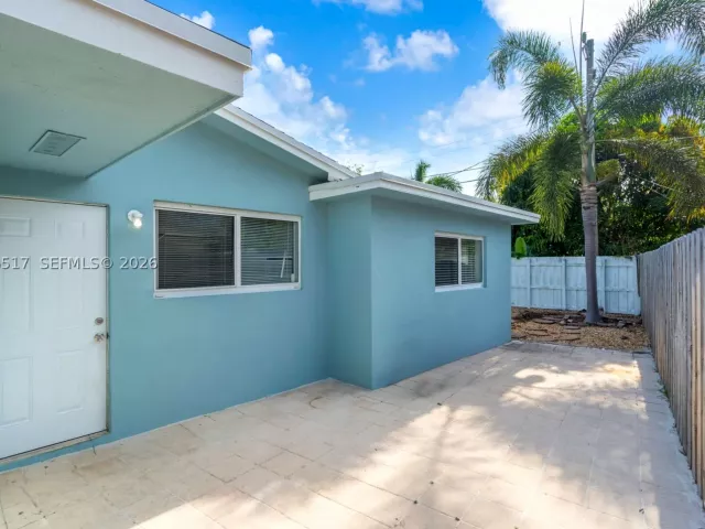 4-bedroom home for sale in Pompano Beach - 2721 NE 8th Ave - MondialRealty