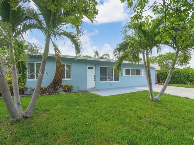 4-bedroom home for sale in Pompano Beach - 2721 NE 8th Ave - MondialRealty