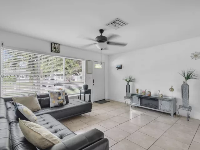 4-bedroom home for sale in Pompano Beach - 2721 NE 8th Ave - MondialRealty