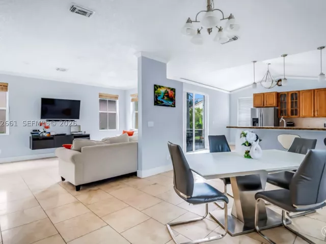 3-bedroom home for rent in Pembroke Pines - 18451 NW 22nd St - MondialRealty