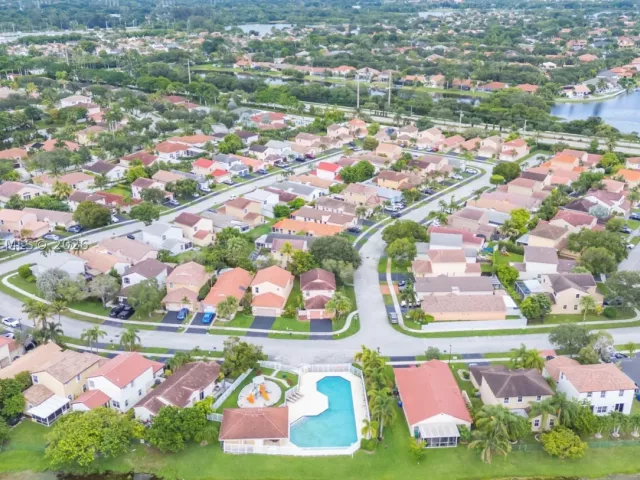 3-bedroom home for rent in Pembroke Pines - 18451 NW 22nd St - MondialRealty