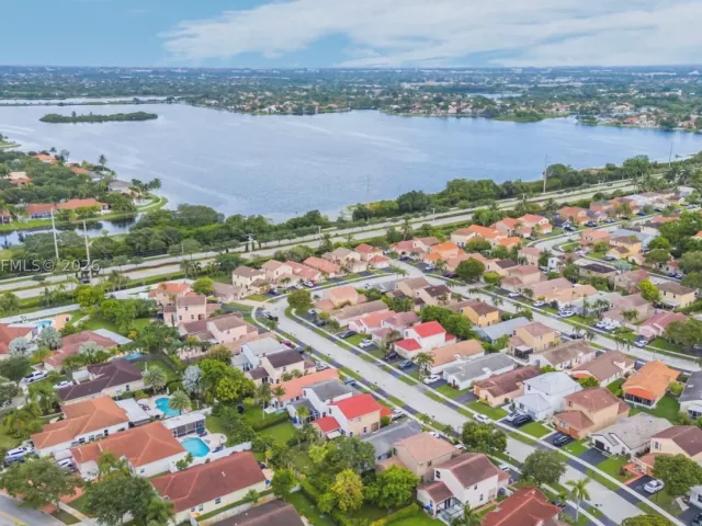 3-bedroom home for rent in Pembroke Pines - 18451 NW 22nd St - MondialRealty