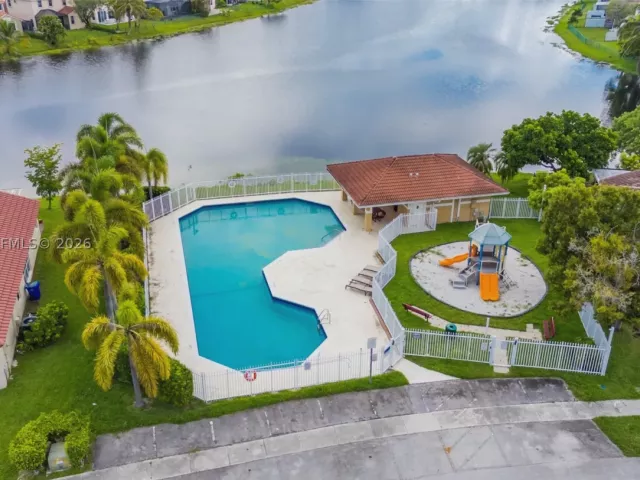 3-bedroom home for rent in Pembroke Pines - 18451 NW 22nd St - MondialRealty