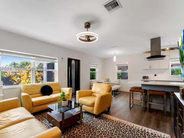 3-bedroom home for rent in North Miami Beach - 18381 NE 20th Ave 0 - MondialRealty