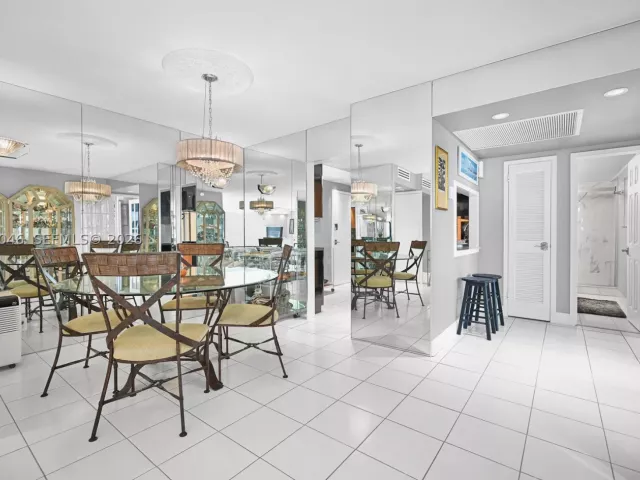 3-bedroom condo for sale in Hallandale Beach - 2030 S Ocean Dr 2027 - MondialRealty