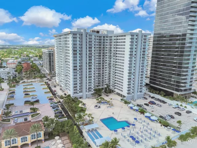 3-bedroom condo for sale in Hallandale Beach - 2030 S Ocean Dr 2027 - MondialRealty