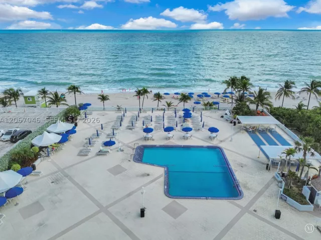 3-bedroom condo for sale in Hallandale Beach - 2030 S Ocean Dr 2027 - MondialRealty
