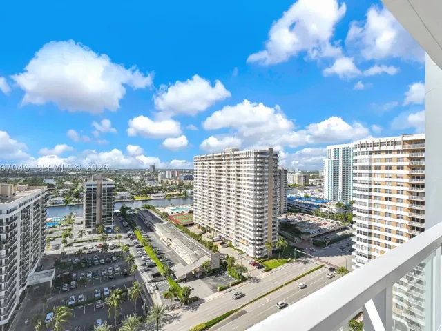 3-bedroom condo for sale in Hallandale Beach - 2030 S Ocean Dr 2027 - MondialRealty