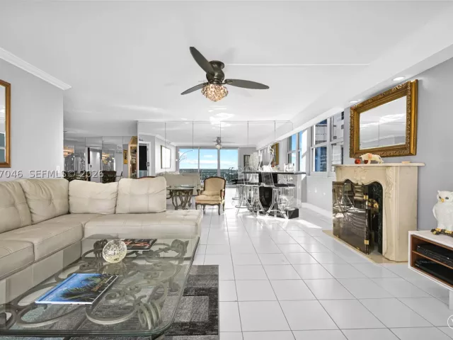3-bedroom condo for sale in Hallandale Beach - 2030 S Ocean Dr 2027 - MondialRealty