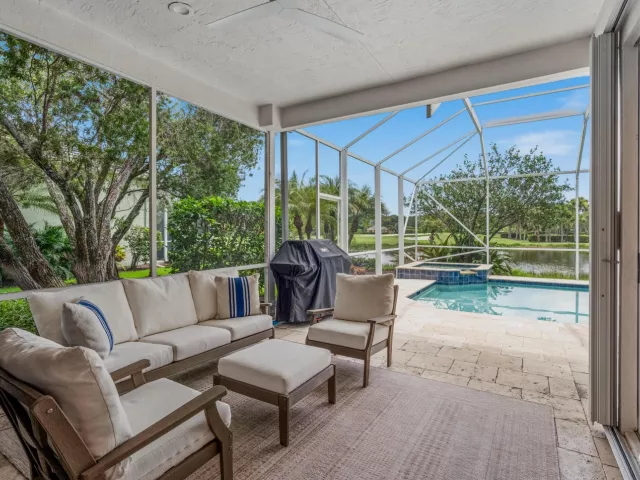 3-bedroom home for sale in West Palm Beach - 8170 Bob-O-Link Drive - MondialRealty