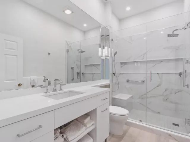 3-bedroom home for sale in West Palm Beach - 8170 Bob-O-Link Drive - MondialRealty