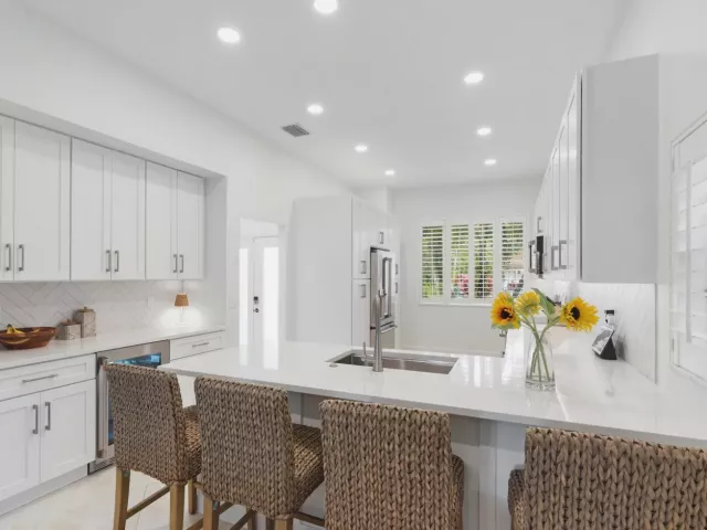 3-bedroom home for sale in West Palm Beach - 8170 Bob-O-Link Drive - MondialRealty