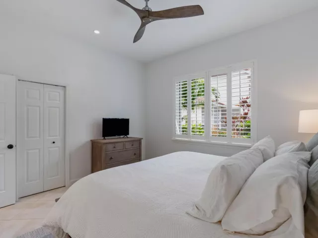 3-bedroom home for sale in West Palm Beach - 8170 Bob-O-Link Drive - MondialRealty