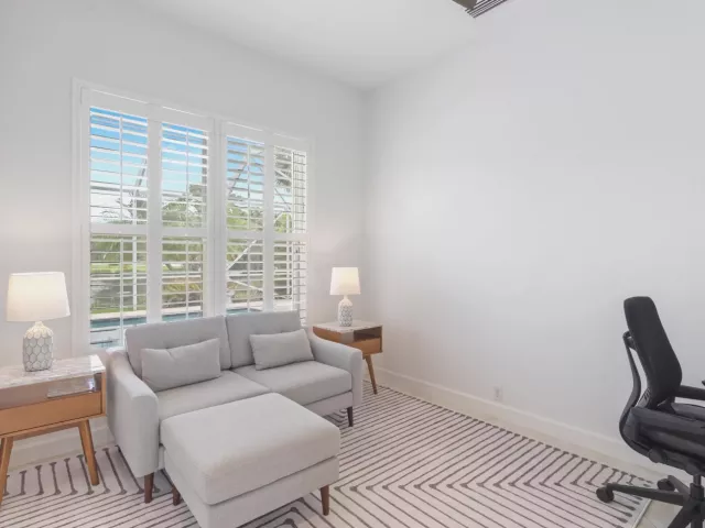 3-bedroom home for sale in West Palm Beach - 8170 Bob-O-Link Drive - MondialRealty