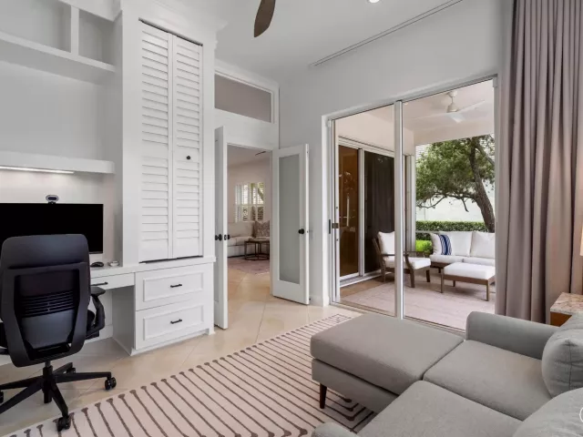 3-bedroom home for sale in West Palm Beach - 8170 Bob-O-Link Drive - MondialRealty