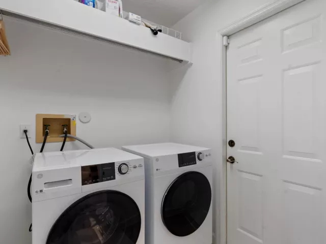 3-bedroom home for sale in West Palm Beach - 8170 Bob-O-Link Drive - MondialRealty