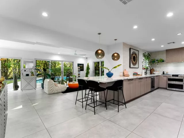 3-bedroom home for sale in Biscayne Park - 11400 Griffing Blvd - MondialRealty