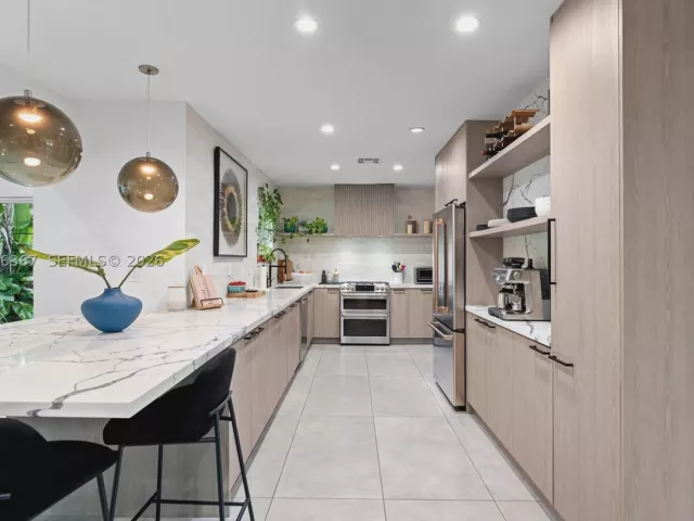 3-bedroom home for sale in Biscayne Park - 11400 Griffing Blvd - MondialRealty