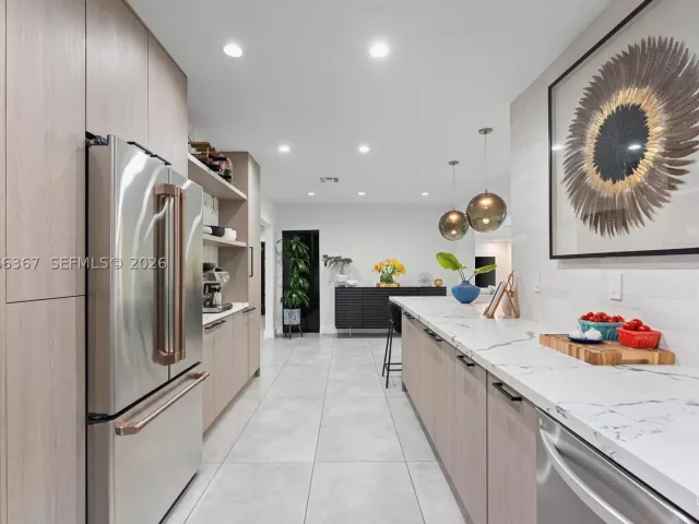 3-bedroom home for sale in Biscayne Park - 11400 Griffing Blvd - MondialRealty