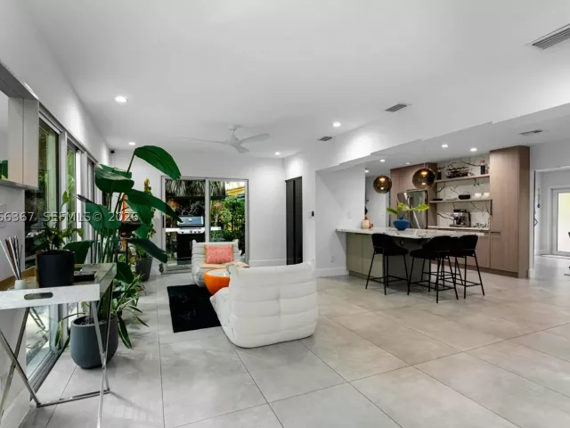 3-bedroom home for sale in Biscayne Park - 11400 Griffing Blvd - MondialRealty