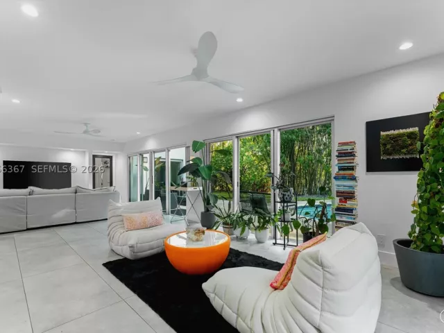 3-bedroom home for sale in Biscayne Park - 11400 Griffing Blvd - MondialRealty