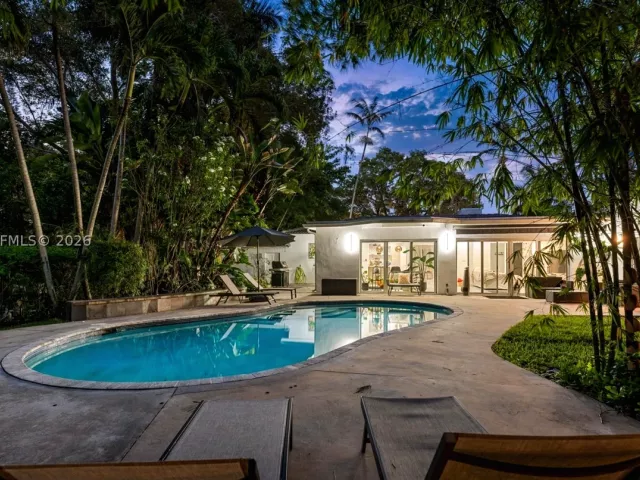 3-bedroom home for sale in Biscayne Park - 11400 Griffing Blvd - MondialRealty