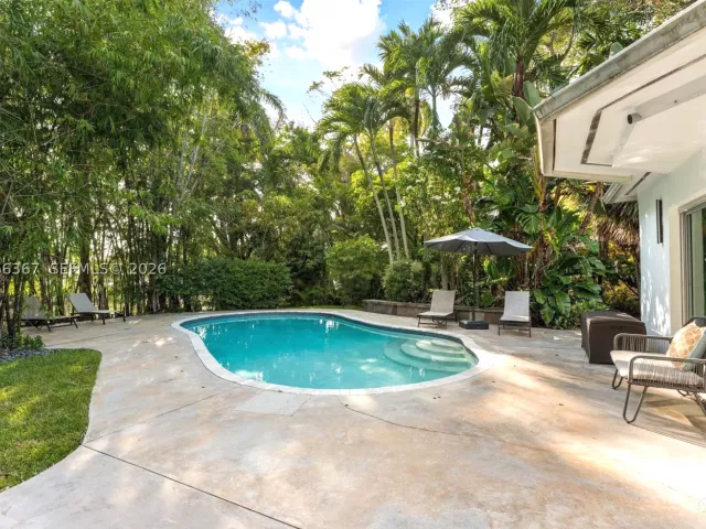 3-bedroom home for sale in Biscayne Park - 11400 Griffing Blvd - MondialRealty