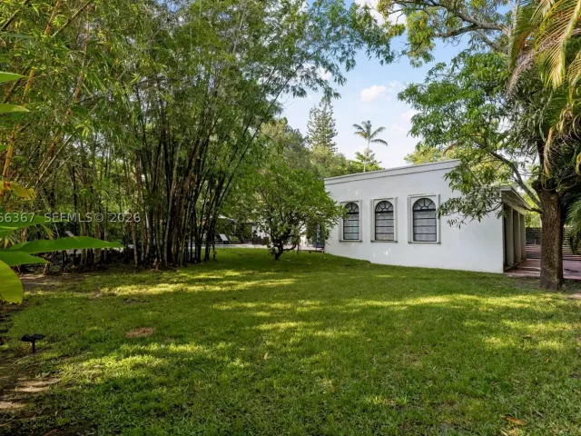 3-bedroom home for sale in Biscayne Park - 11400 Griffing Blvd - MondialRealty