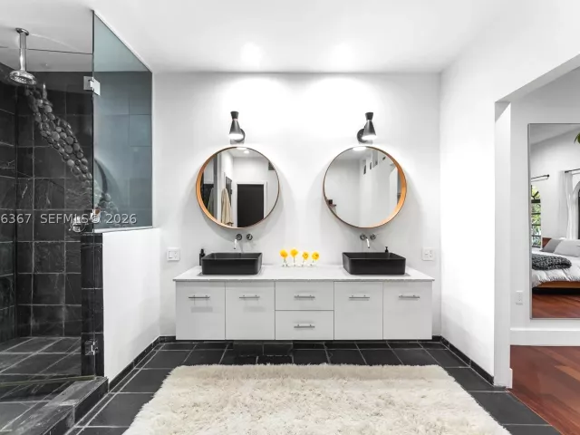 3-bedroom home for sale in Biscayne Park - 11400 Griffing Blvd - MondialRealty