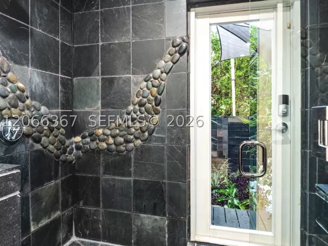 3-bedroom home for sale in Biscayne Park - 11400 Griffing Blvd - MondialRealty