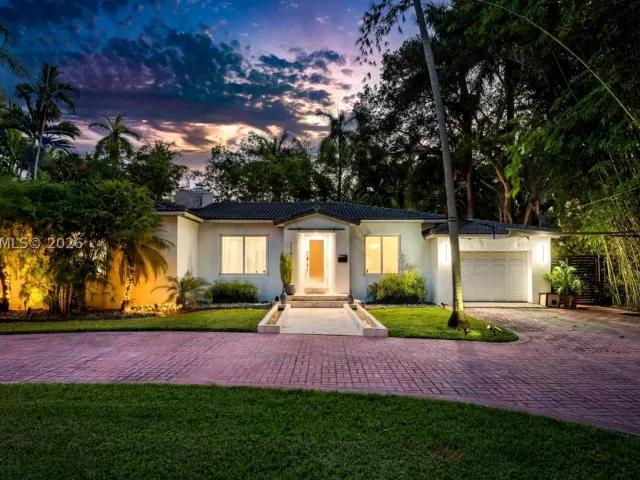 3-bedroom home for sale in Biscayne Park - 11400 Griffing Blvd - MondialRealty