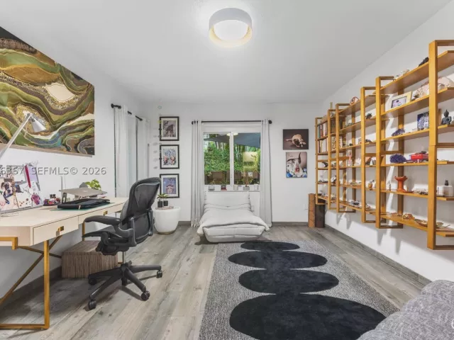 3-bedroom home for sale in Biscayne Park - 11400 Griffing Blvd - MondialRealty