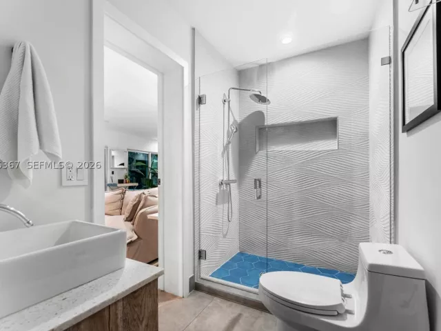 3-bedroom home for sale in Biscayne Park - 11400 Griffing Blvd - MondialRealty