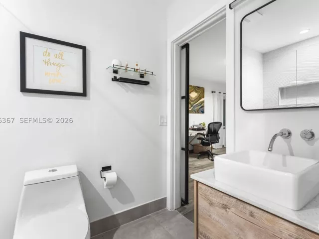 3-bedroom home for sale in Biscayne Park - 11400 Griffing Blvd - MondialRealty