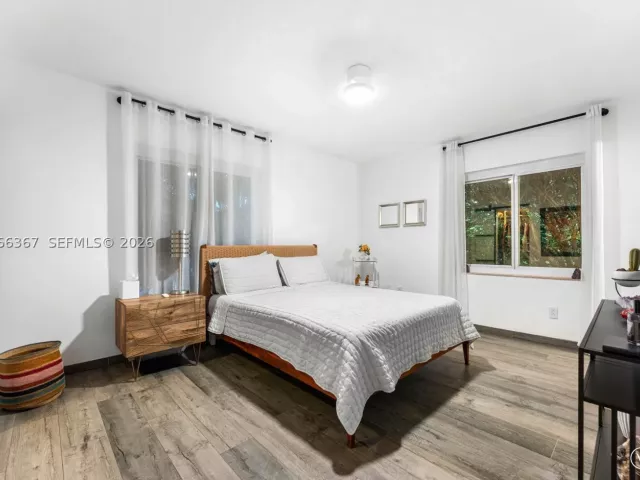 3-bedroom home for sale in Biscayne Park - 11400 Griffing Blvd - MondialRealty